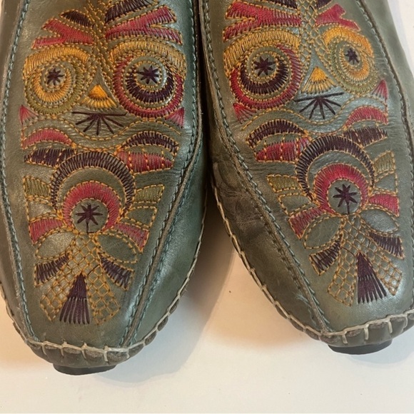 Pikolinos Embroidered Leather Driving Moccasins in Sz 41 or U. S. 10.5/11 - Picture 4 of 10